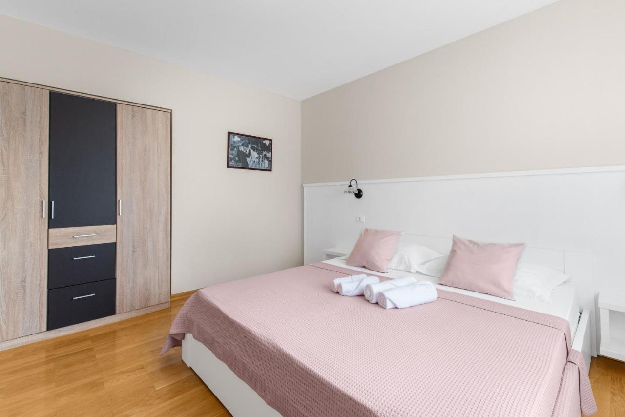 Villa Hope Apartments Пореч Екстер'єр фото