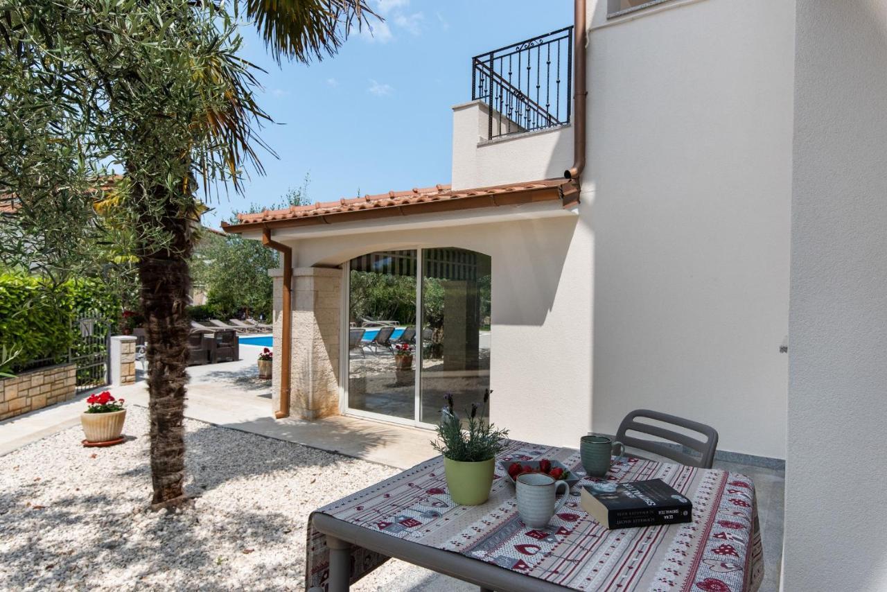 Villa Hope Apartments Пореч Екстер'єр фото