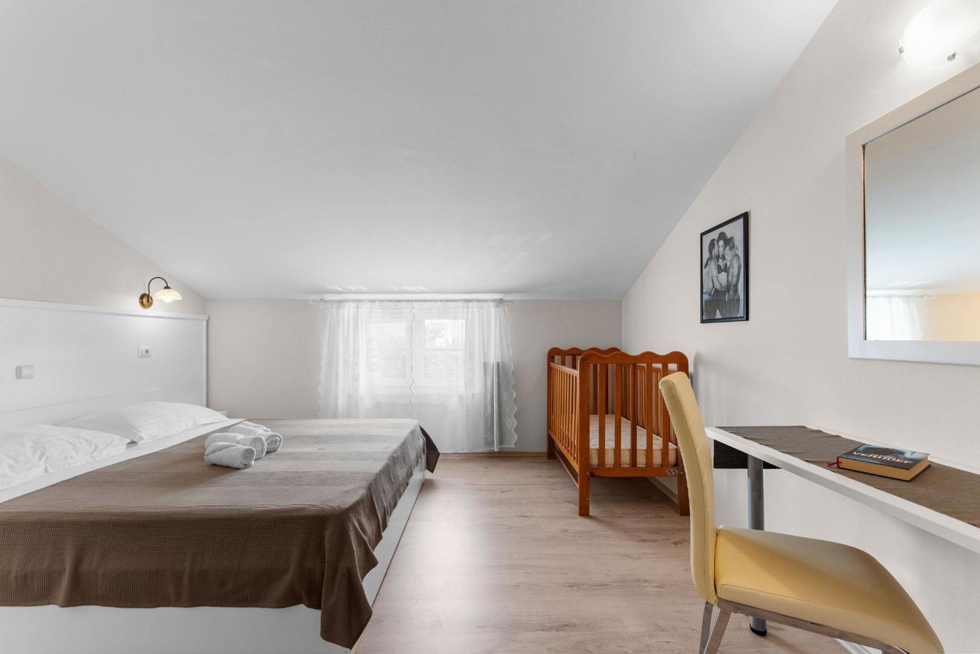 Villa Hope Apartments Пореч Екстер'єр фото